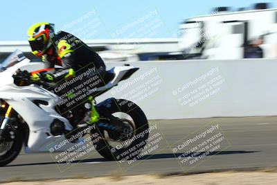 media/Jan-09-2022-SoCal Trackdays (Sun) [[2b1fec8404]]/Front Straight Speed Shots (1pm)/